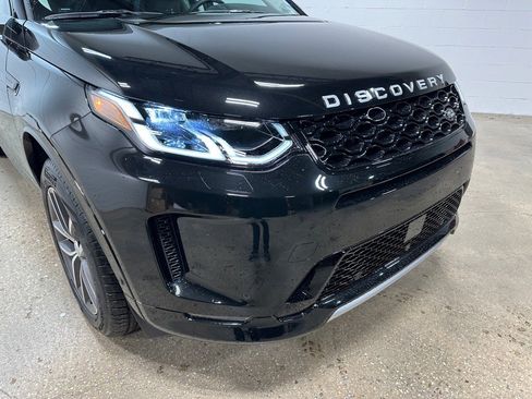 New 2025 Land Rover Discovery Sport S image 6