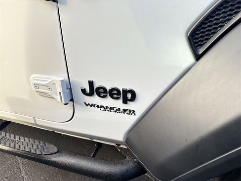 Used 2021 Jeep Wrangler Unlimited Sport image 5