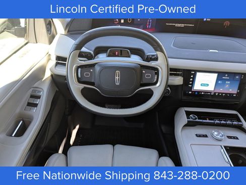 Certified 2025 Lincoln Navigator Reserve image 18