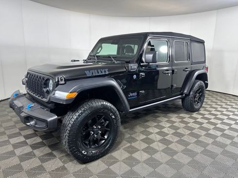 Used 2024 Jeep Wrangler Unlimited image 7