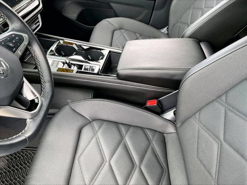 Used 2024 Volkswagen Atlas SE w/ Panoramic Sunroof Package AWD/4WD image 21