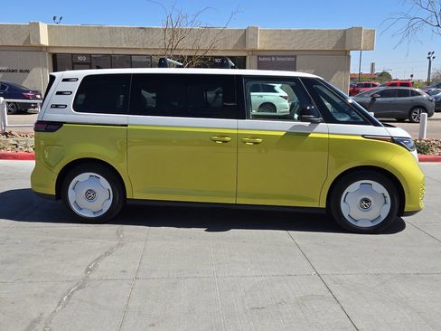 New 2025 Volkswagen ID. Buzz 1st Edition image 12