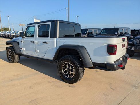 Used 2025 Jeep Gladiator Rubicon w/ Convenience Group image 6