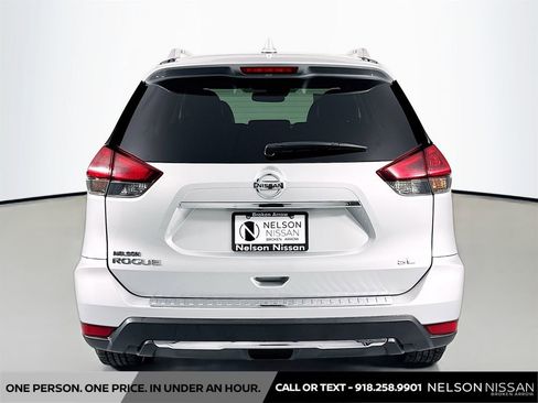 Certified 2018 Nissan Rogue SL FWD image 6