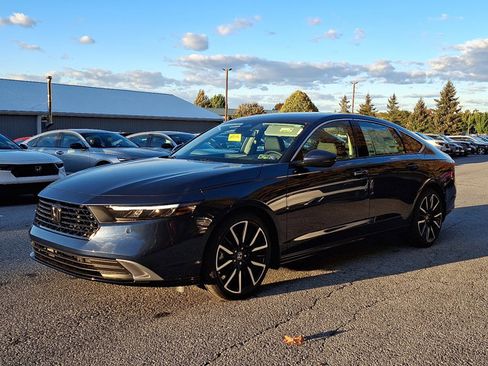 New 2025 Honda Accord Touring image 3