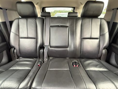Used 2011 Chevrolet Suburban LT w/ Luxury Package AWD/4WD image 22