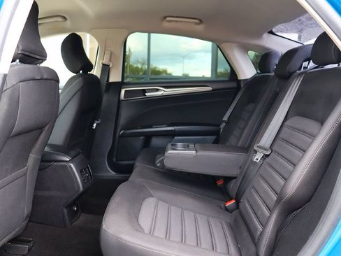 Used 2019 Ford Fusion SE FWD image 30