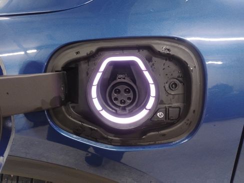 Certified 2022 Ford Escape Titanium w/ Titanium Premium Package image 8