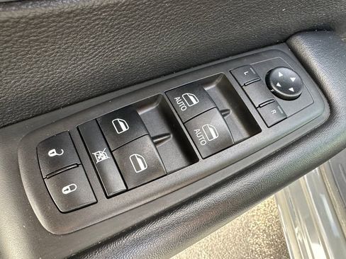 Used 2021 Chrysler Pacifica Touring-L w/ S Appearance Package image 30