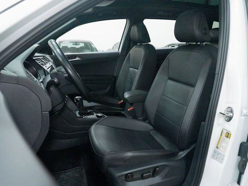 Used 2020 Volkswagen Tiguan SE R-Line w/ 3rd Row Seat Package image 20