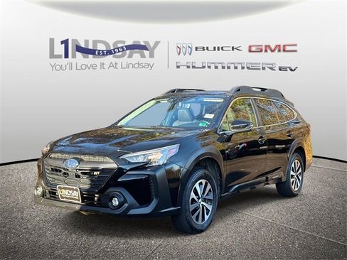 Used 2024 Subaru Outback Premium image 5