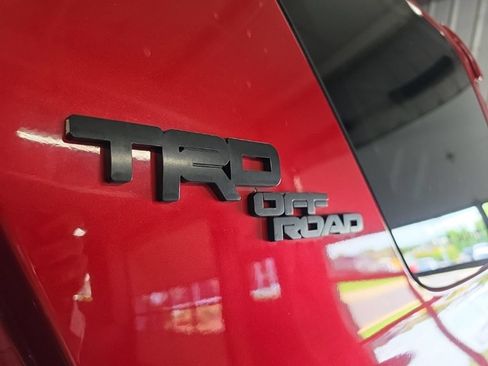 Used 2020 Toyota 4Runner TRD Off-Road AWD/4WD image 6