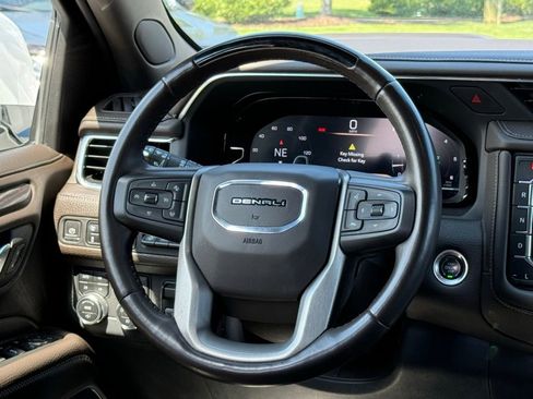 Used 2023 GMC Yukon XL Denali w/ Denali Reserve Package AWD/4WD image 29