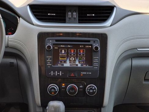 Used 2017 Chevrolet Traverse LT FWD image 24