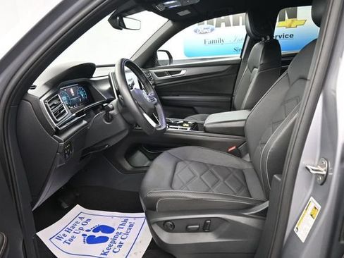 Used 2024 Volkswagen Atlas Cross Sport SE FWD image 13
