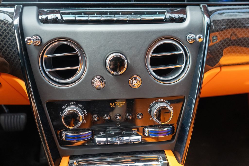 New 2027 Rolls-Royce Cullinan Black Badge AWD/4WD image 17