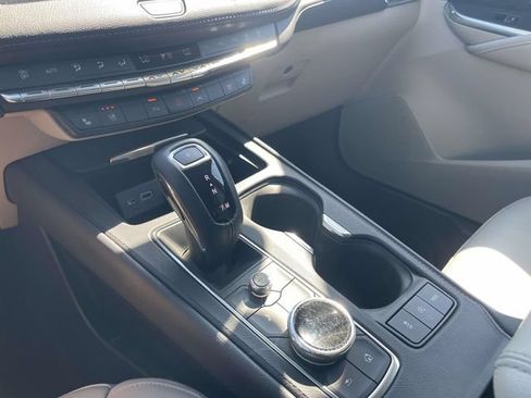 Used 2019 Cadillac XT4 Premium Luxury FWD image 30