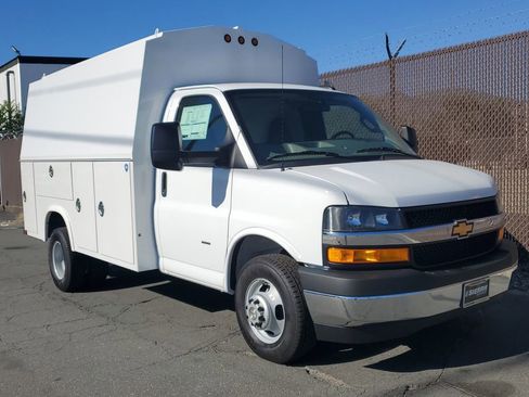 New 2025 Chevrolet Express 3500 w/ Power Convenience Package image 3