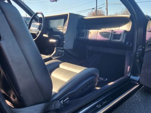 Used 1992 Cadillac Allante image 30