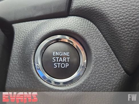 Used 2025 Toyota RAV4 XLE AWD/4WD image 6