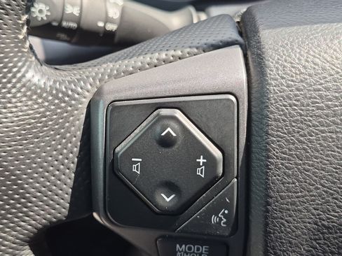 Used 2021 Toyota Tacoma TRD Off-Road w/ Technology Package AWD/4WD image 19