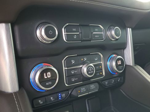 Used 2022 GMC Yukon SLT w/ SLT Luxury Package AWD/4WD image 10