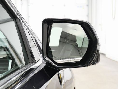 Used 2023 GMC Yukon Denali image 40