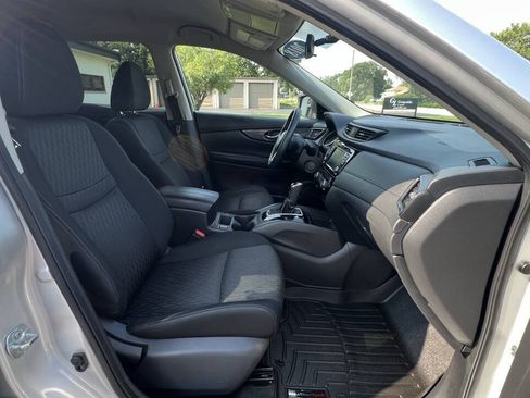 Used 2018 Nissan Rogue SV w/ Premium Package AWD/4WD image 27