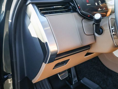 New 2026 Land Rover Range Rover SE AWD/4WD image 34