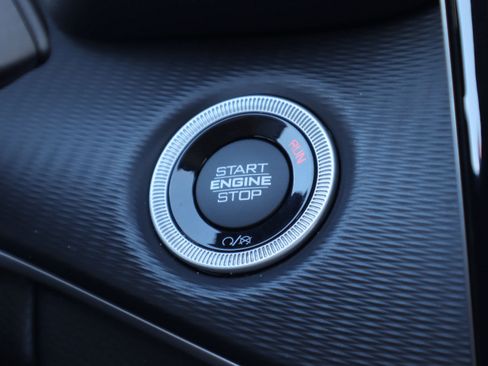 Used 2023 Jeep Grand Cherokee L Laredo image 27