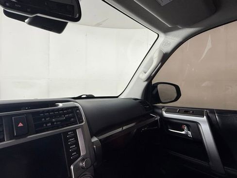 Used 2023 Toyota 4Runner Limited AWD/4WD image 18