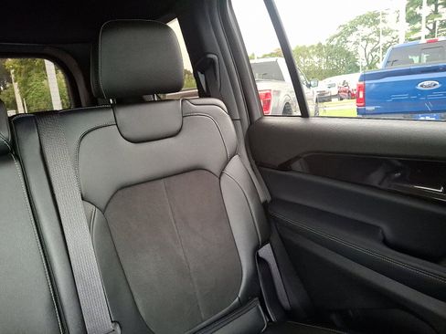 Used 2023 Jeep Grand Cherokee L Laredo image 20