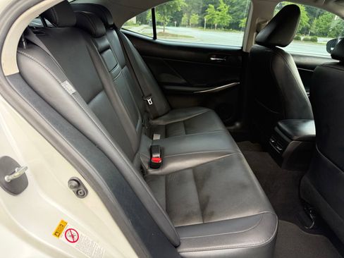 Used 2016 Lexus IS 200t RWD image 41