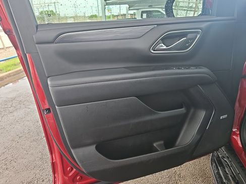 Used 2024 GMC Yukon XL SLT w/ SLT Luxury Package image 13