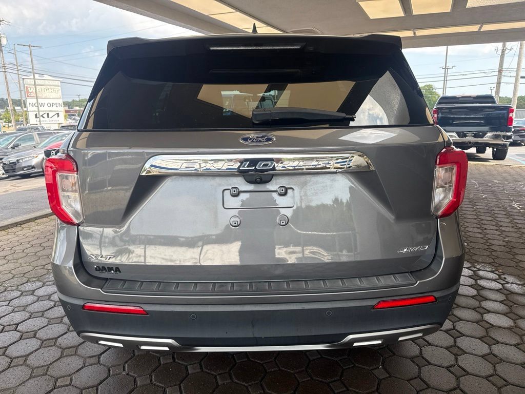 Used 2022 Ford Explorer XLT w/ Equipment Group 202A AWD/4WD image 7