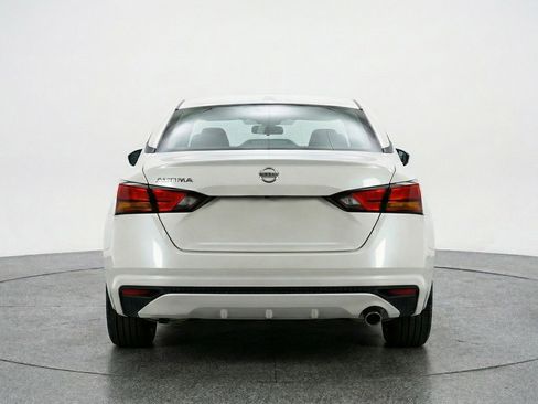 Used 2025 Nissan Altima 2.5 SV FWD image 7