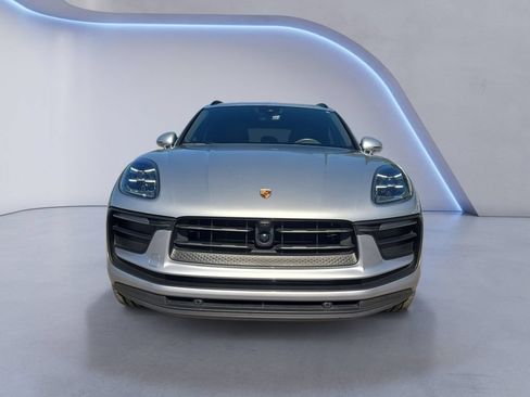Used 2024 Porsche Macan AWD/4WD image 9