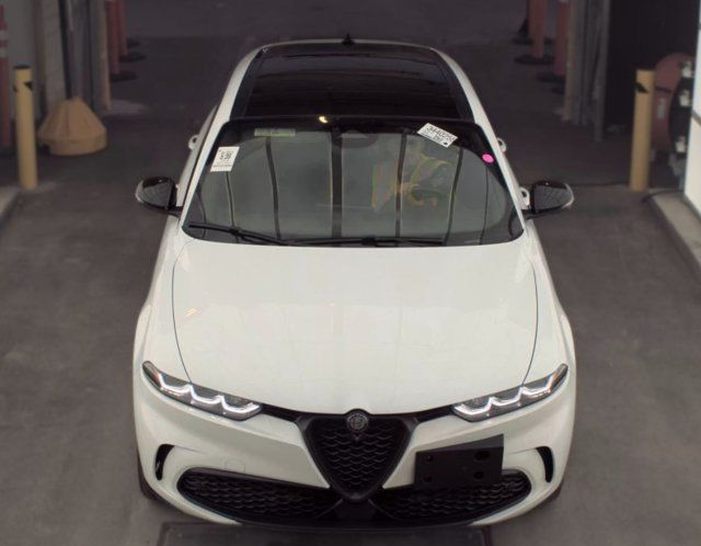 Used 2024 Alfa Romeo Tonale Veloce w/ Active Assist Package AWD/4WD image 4