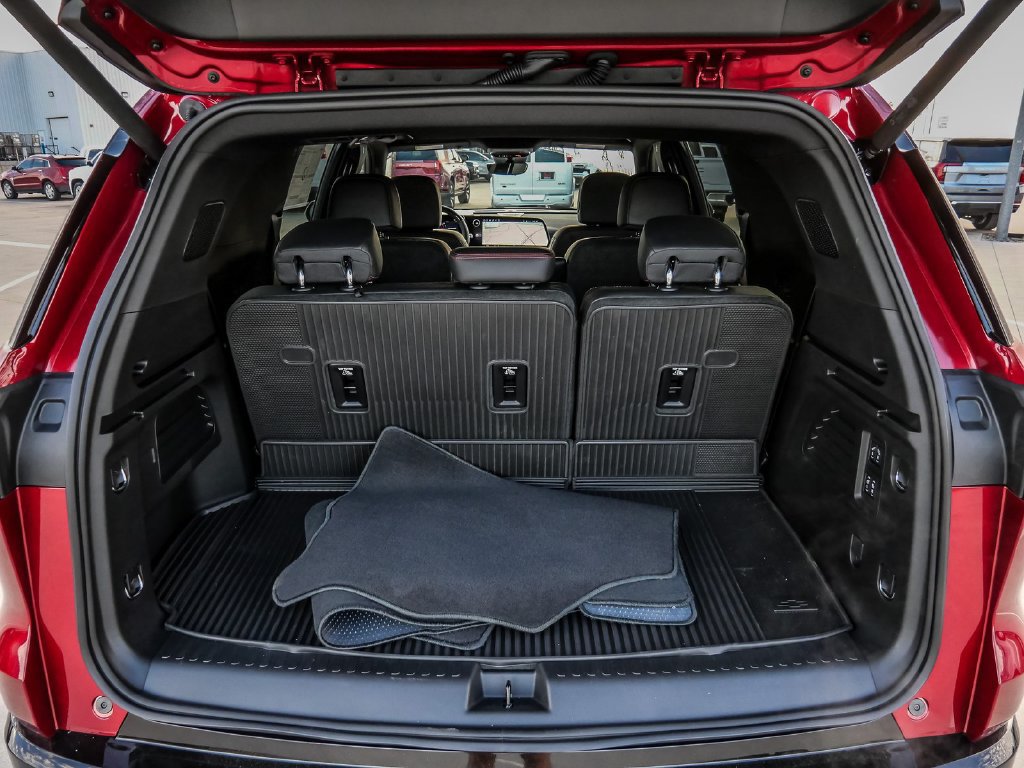 New 2027 Chevrolet Traverse RS w/ LPO, Floor Liner Package FWD image 12