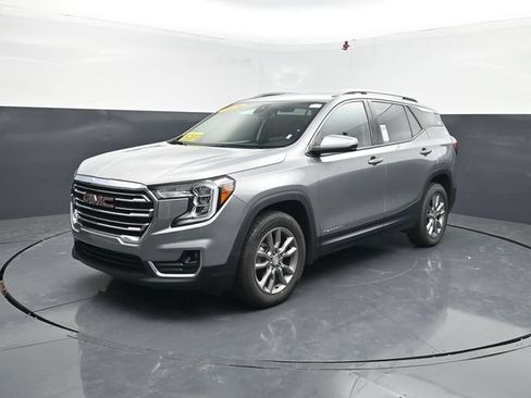 Used 2024 GMC Terrain SLT AWD/4WD image 4
