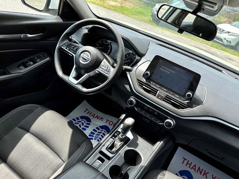 Used 2022 Nissan Altima 2.5 SV image 15