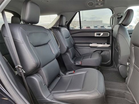 Certified 2022 Ford Explorer XLT w/ Equipment Group 202A image 24