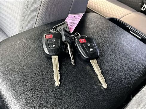 Used 2020 Toyota Tacoma SR5 image 35