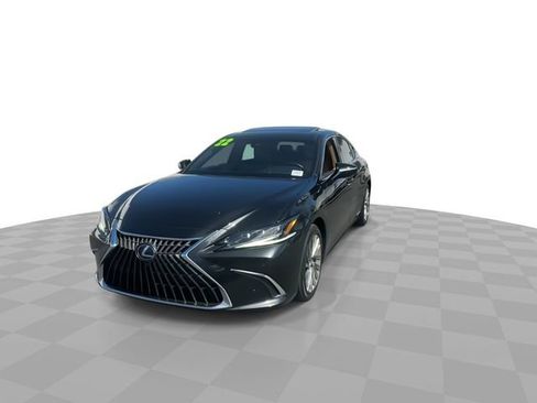 Used 2022 Lexus ES 300h w/ Accessory Package image 3