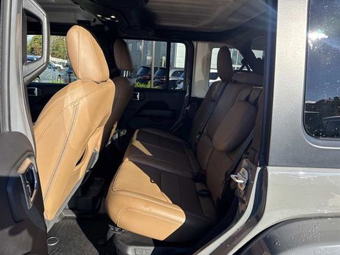 Used 2021 Jeep Wrangler Unlimited Sahara w/ Cold Weather Group image 8