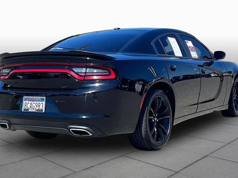 Used 2017 Dodge Charger SE w/ Blacktop Package RWD image 12