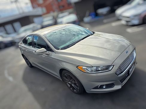 Used 2015 Ford Fusion SE w/ Equipment Group 201A image 5