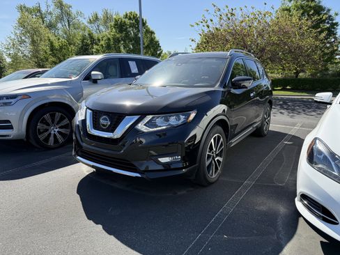 Used 2018 Nissan Rogue SL w/ Premium Package image 6