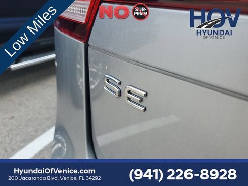 Used 2024 Volkswagen Tiguan SE R-Line FWD image 6