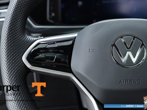 Used 2024 Volkswagen Tiguan SEL R-Line image 61